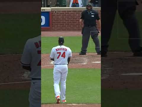 Félix Bautista strikes out the side