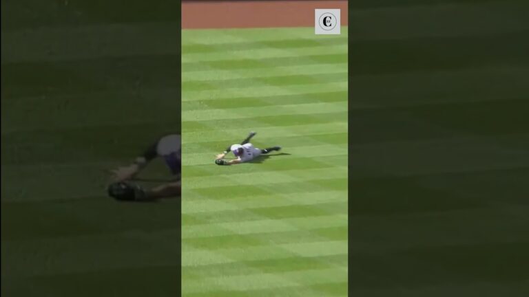 MLB / Rockies Randal Grichuk's AMAZING Diving Catch for the out! WOW! #shorts #mlb #randalgrichuk