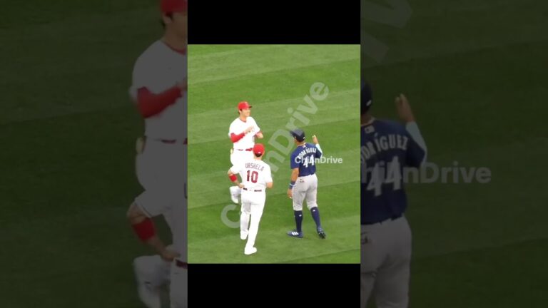 試合直前ロドリゲスへ元へ 死球した箇所をナデナデ 心配する姿が可愛すぎる大谷さん #shorts #short #大谷翔平 #shoheiohtani #エンゼルス #angels #現地映像