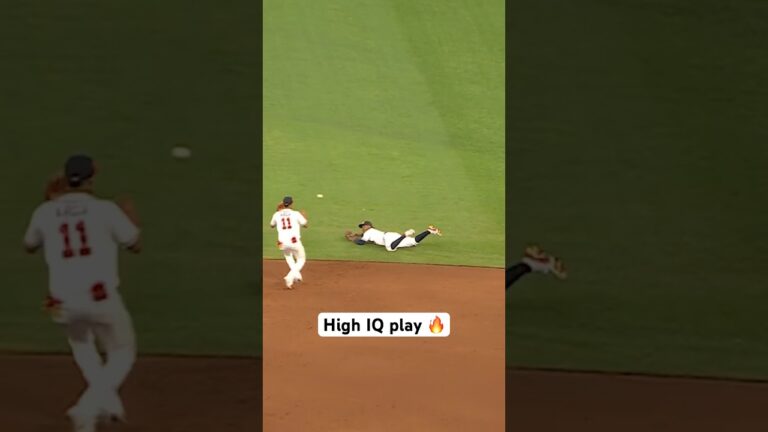 WILD play from Ozzie Albies 🤯 #mlb #braves #baseball