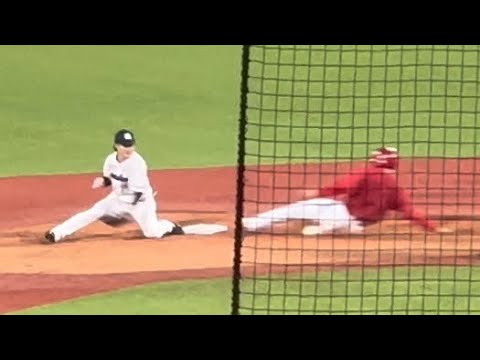 大瀬良大地のプロ10年目での初盗塁成功で盛り上がるカープファン！