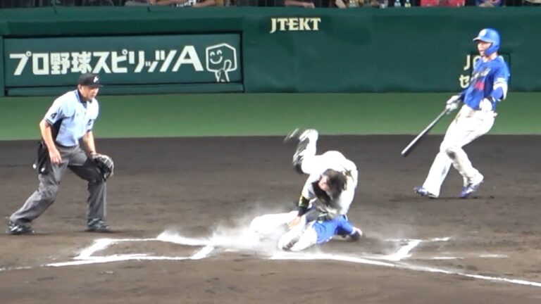 1死3塁の内野ゴロでホーム突入した溝脇、梅野と交錯して暫く動けず… (2023/07/15)