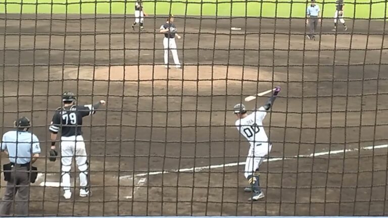 ウエスタンリーグ公式戦「バファローズ×ホークス」、バファローズ石岡諒太選手、8回裏の第3打席です（2023年7月7日、杉本商事バファローズスタジアム舞洲）