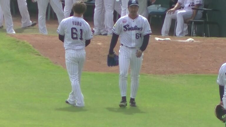 ブルペンからマウンドへ向かう大下 佑馬（2023年7月15日イースタンリーグ ヤクルトスワローズ対横浜DeNAベイスターズ）