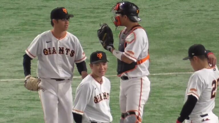 グラサンで登場した高橋優貴に笑いが堪え切れない坂本勇人