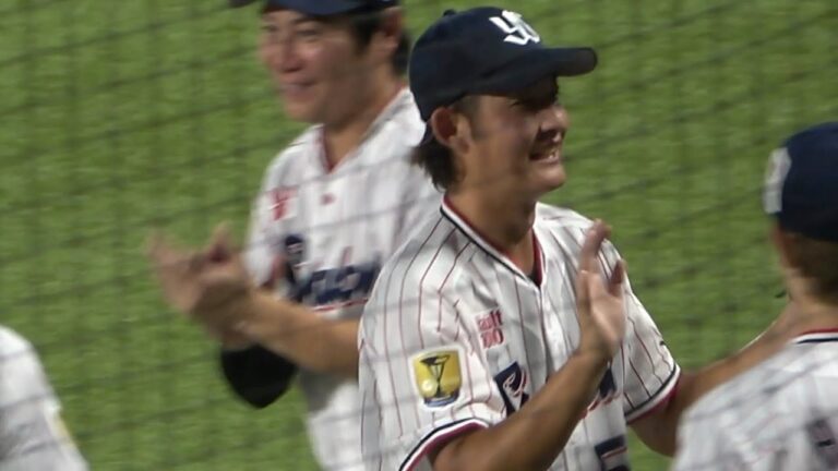 【ヤクルト】トレード加入の阪口皓亮、昇格後即リリーフ１回無失点ハイライト「良い球投げていた」高津監督　ヤクルトスワローズ  広島カープ　2023年8月10日