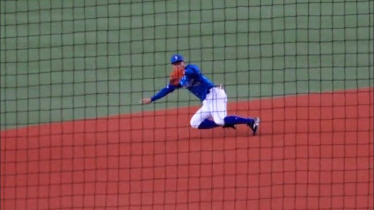 難しい当たりを難なくアウトにする京田陽太のファインプレー！笠原を救う！2023/04/01 横浜DeNAベイスターズ
