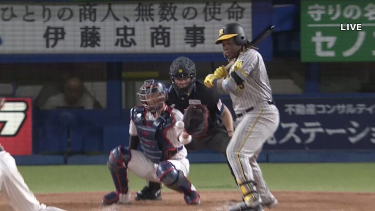 【珍プレー】 東京ヤクルトスワローズ 捕手・古賀優大のプロテクターと体の間にボールが入りボールデッド、テイクワンベース 2023/9/1 ヤクルト vs. 阪神 20回戦 ＠神宮 【白井】