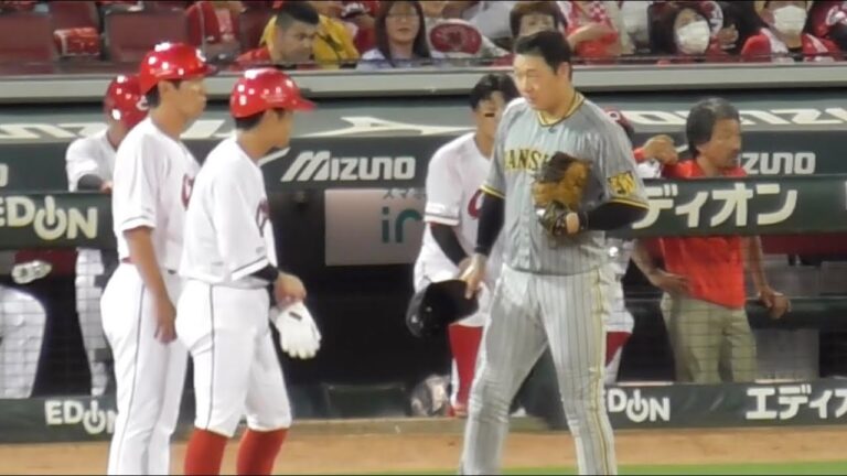 死球でイラっとするも、塁上で大山選手から謝罪を受け笑顔の上本崇司！2023年8月15日