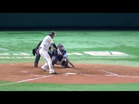 上林誠知が代打でチーム初ヒットを放つ！