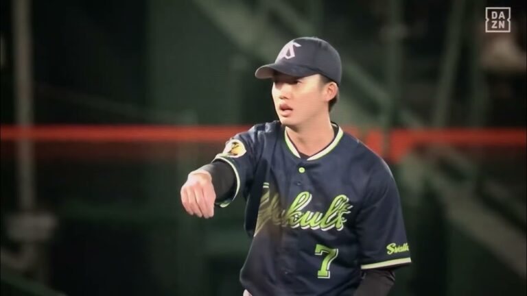 【解説も唸る】ヤクルト長岡が三遊間の深いゴロを捌く
