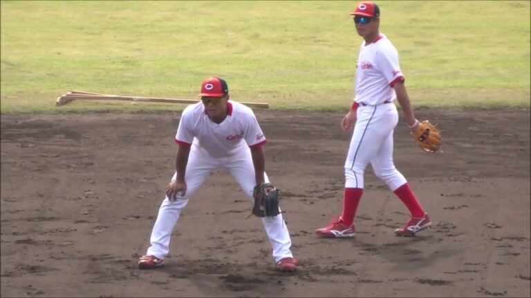 広島カープ・韮澤雄也、内田湘大選手の守備練習　～広島東洋カープ・秋季キャンプ2023～