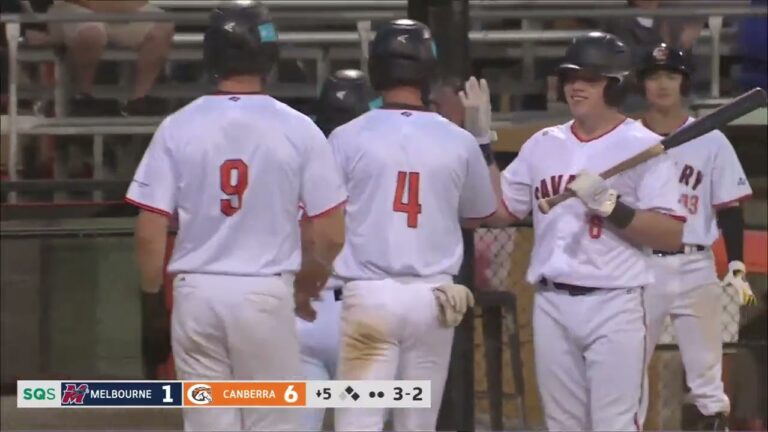 Junpei Azuma blows it open for Canberra | 東妻純平(@ydb_yokohama)が@CanberraCavalry 3ラン本塁打!