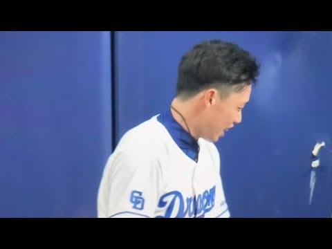 加藤翔平　フェンスに激突してもボールをこぼさない