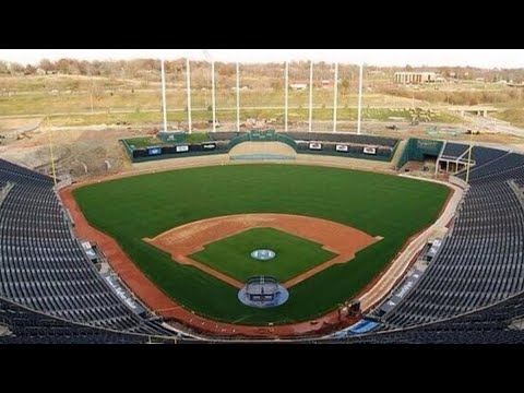 カウフマン スタジアム: MLB で最も奇妙な球場