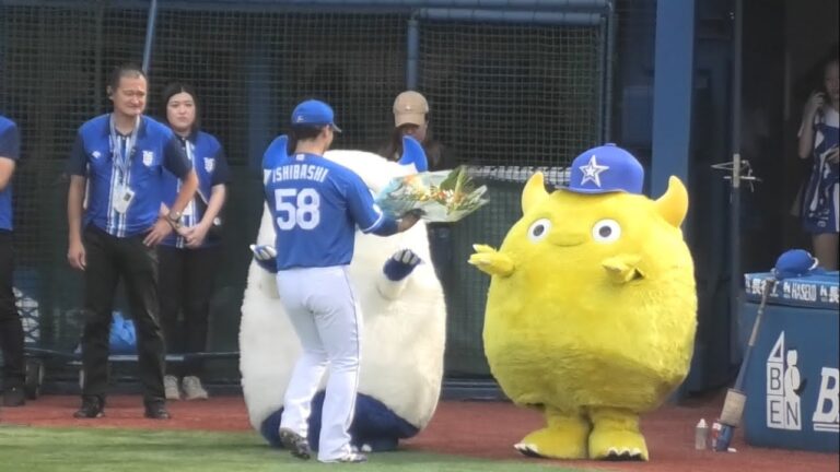 -2023.10.01-【NPB】石橋康太 マスコットへの花束の渡し方に人間性が現れる笑 中日ドラゴンズ（vs横浜DeNA）