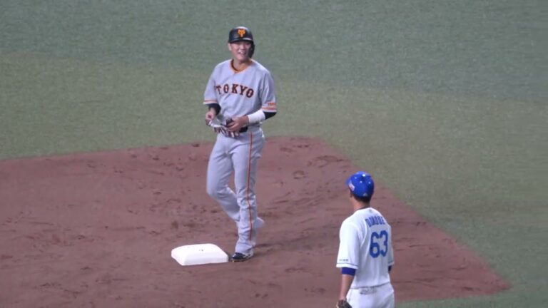 引退する【堂上直倫】同期の坂本勇人と塁上で握手 現地映像