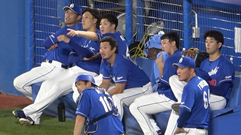 岡林のリプレー検証に興味津々なブルペン陣が可愛い（笑） (2023/08/18)