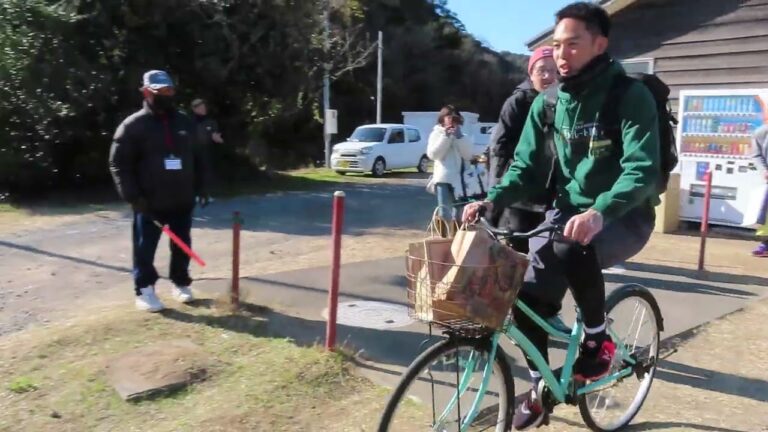 広島カープ 秋山翔吾さん 自主トレお帰りもチャリンコ🚲️⁉️　2024.1.7
