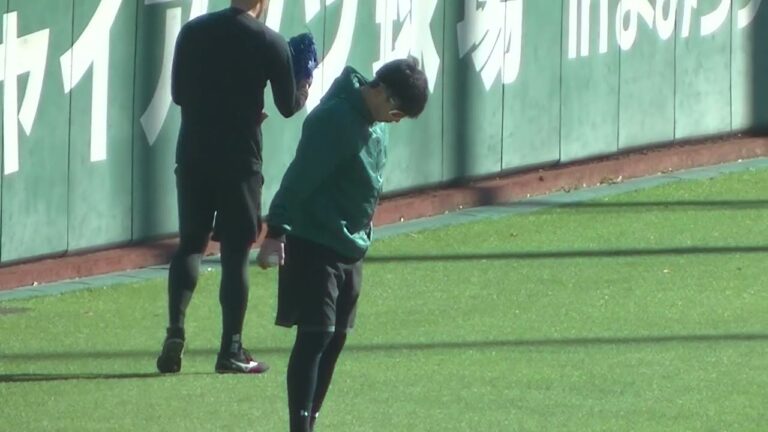 【巨人合同自主トレ】育成 前田研輝がキャッチボール（ジャイアンツ球場2024年1月14日）