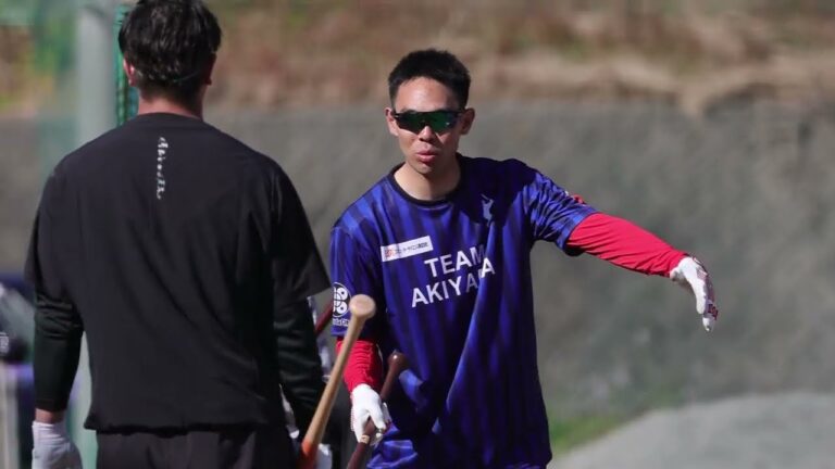 広島カープ 秋山翔吾 自主トレ 秋山塾開校 ティーバッティング講座⚾ 生徒はカープ宇草孔基 中村健人 2024.1.8