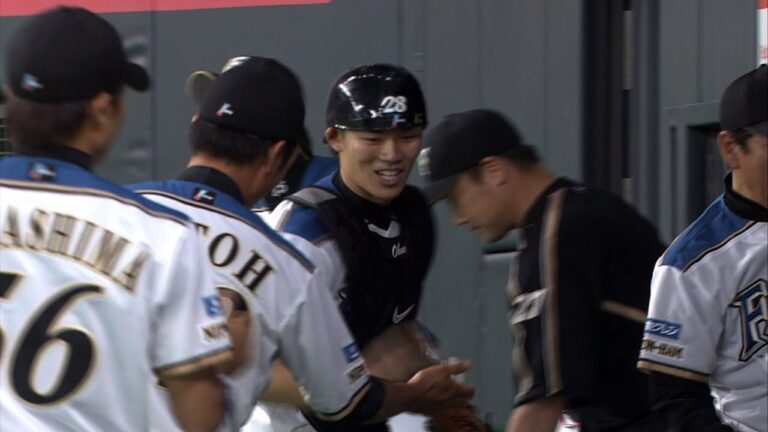 Tブラゼルの飛び出しを見逃さず！大野のナイス牽制！ 2012.06.02 F-T