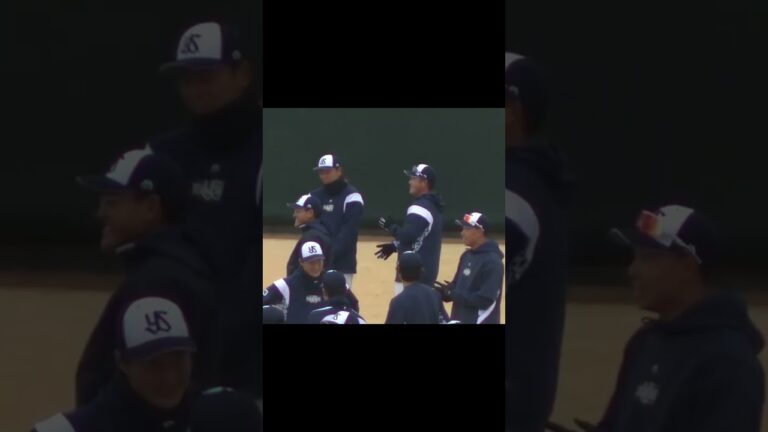 【スワローズ戸田二軍キャンプが寒そう】ダッシュする近藤弘樹や三ツ俣大樹（ヤクルトスワローズ 戸田球場2024年2月2日）
