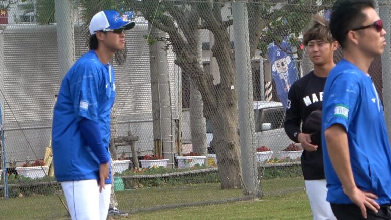 仙台育英の後輩・平沢大河とお喋りする梅津！ (2024/02/21)