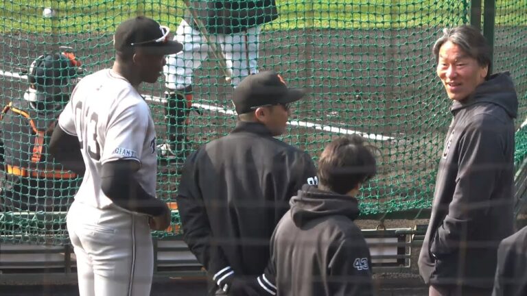 【巨人　春季キャンプ】阿部監督期待の怪物候補ティマを松井秀喜コーチに紹介する　2024.2.11 ジャイアンツ　宮崎キャンプ