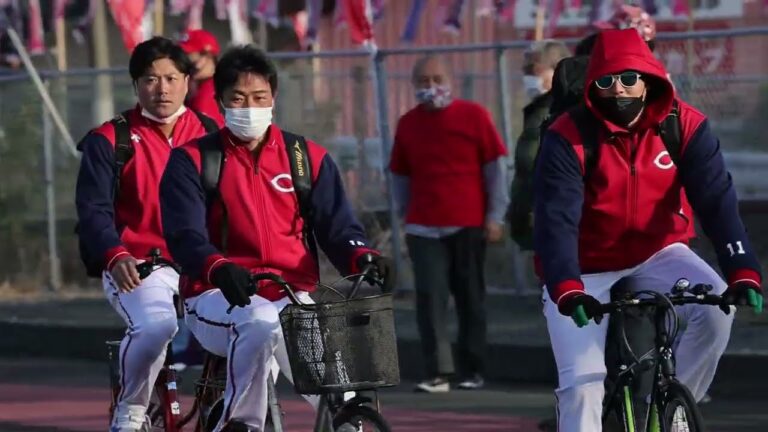 広島カープ 日南キャンプ恒例⁉️ カープ選手自転車🚲️徒歩🚶球場入り その②　 2023