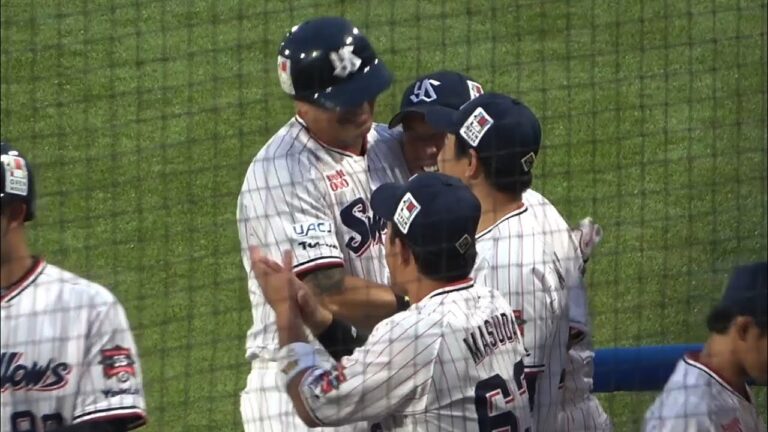 オスナ西田に抱き付く💕2回裏村上宗隆、オスナ、中村悠平、山田哲人 怒涛の攻撃で先制点をあげる　ヤクルトスワローズ　ハイライト　2024年７月15日神宮球場