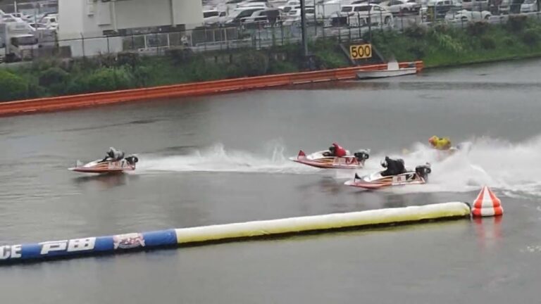 #ボートレース戸田 #3日目 #第12r #記者選抜戦 #勝利 #1号艇 #下條雄太郎　#イン #逃げ #おめでとう #三連単 1-3-2 #逃げ #1番人気 #決着 750円 #雨 #雨音 　