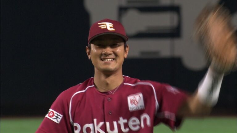 一二塁間への打球を銀次が飛びつく! 好守で美馬を援護 2013.03.31 H-E