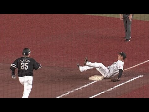 「尻もち茶谷たまらん」ロッテ・茶谷健太が尻もちをつきながら送球キャッチ　コミカルな守備に佐々木朗希も「ワオ！」