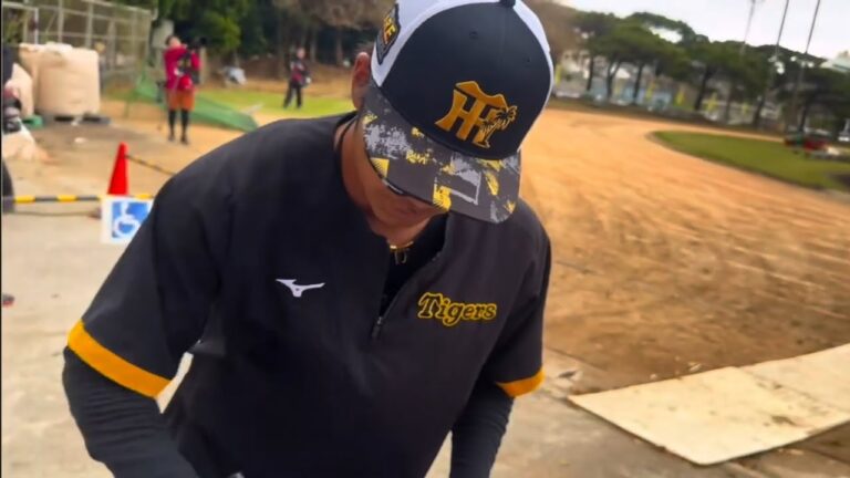 小野寺選手の神ファンサ【選手サイン⑤】小野寺暖￼￼ 佐藤輝明 熊谷敬宥 内野特守⚾️阪神沖縄宜野座キャンプ　24/2/26 #阪神タイガース #小野寺暖 #佐藤輝明