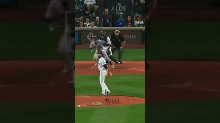 Julio Rodriguez Amazing Catch! #mlb #baseball #shorts