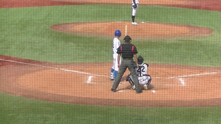 山口翔梧（龍谷大平安・1年）をショートフライに打ち取る山城京平（興南・3年）【東都大学野球2024秋 青山学院大 対 亜細亜大 2024年10月10日】