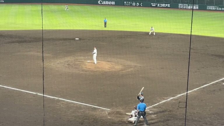 巨人、郡拓也レフト守備