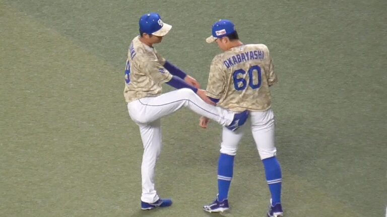 仲良し＃みぞばやし　岡林勇希が溝脇隼人にお尻を蹴られる　でも大好き！　中日ドラゴンズVS横浜DeNAベイスターズ　2023.4.29
