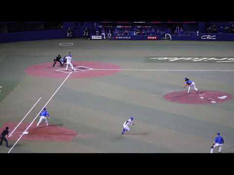 2024.04.29 松葉貴大が打ったショートゴロの間に2塁へ進む村松開人
