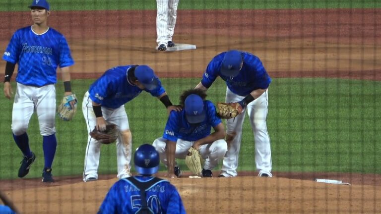 突然しゃがみ込み苦しそうな表情を見せるジャクソン　マウンド上で座り込んで動けなくなり緊急降板　熱中症のような症状か　牧秀悟　オースティン　横浜DeNAベイスターズハイライト2024年7月19日神宮球場