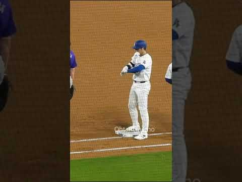 大谷翔平選手、センター前ヒット。ロッキーズ戦で。プレーオフ進出決めても手は抜きません。#大谷翔平 #ドジャース