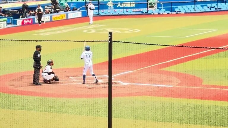 12球団合同トライアウト シート打撃『投手: 元巨人・川嵜陽仁  打者: 元ソフトバンク・小林珠維 & 元DeNA・村川凪 』