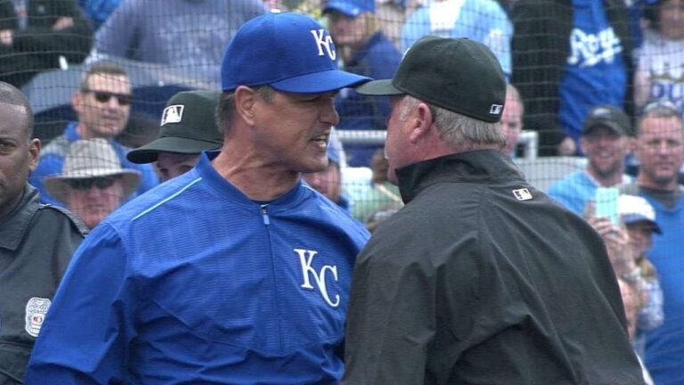 OAK@KC: Wakamatsu, Herrera, Escobar ejected in 8th