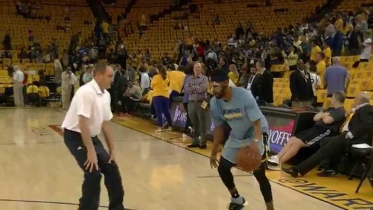Mike Conley warming up before Game 2