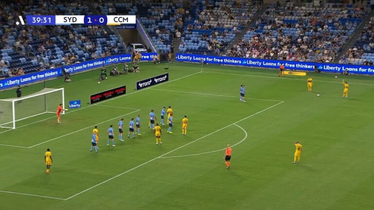 HARRISON STEELE LOOPS IT IN FOR THE MARINERS!! | #ALeagues #SYDvCCM