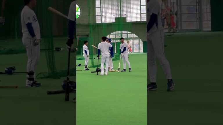 細川成也のモノマネをする岡林勇希　#中日ドラゴンズ #沖縄キャンプ #春季キャンプ2025 #細川成也 #岡林勇希
