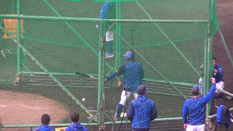 東妻純平のフリーバッティング横浜DeNAベイスターズ 練習試合前 2025年2月18日