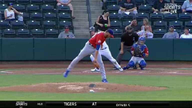 Dermody snares comebacker for Bisons