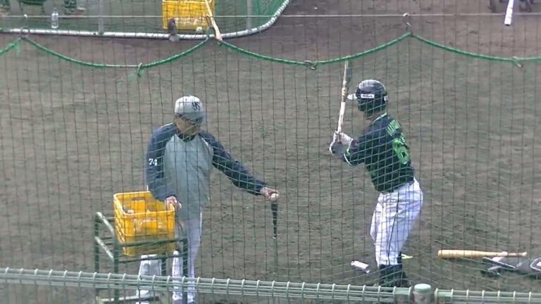 増田珠がティーバッティング（ヤクルトスワローズ浦添キャンプ 2025年2月19日）